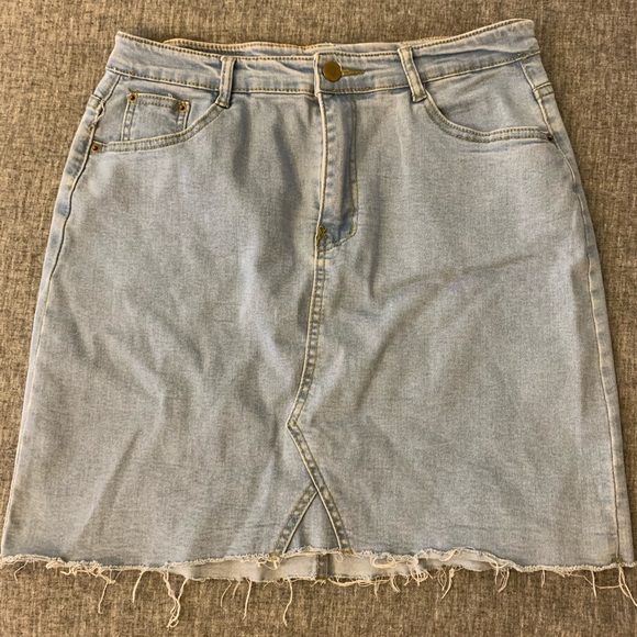 Dresses & Skirts - Stretchy jean skirt